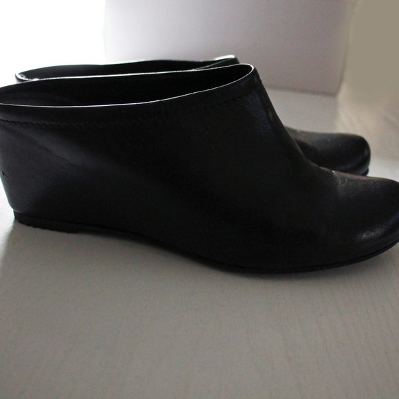 Black Leather Shoes Slip On Mule Wedge Heel Clog Browns Booties Italy Size 6.5 - Picture 3 of 7
